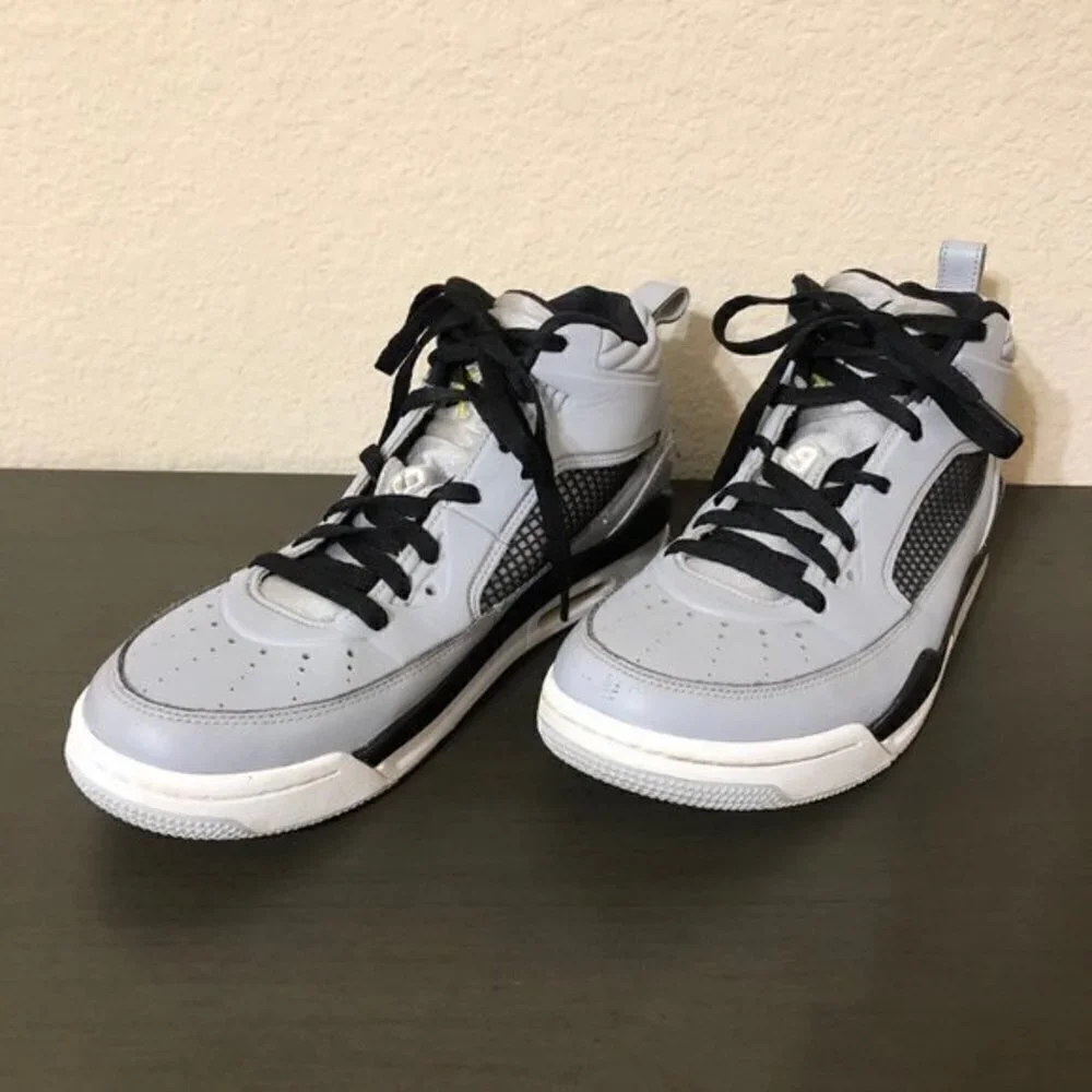 Air Jordan Flight 9.5 Basketball Sneaker